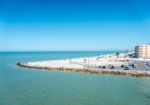 Johns Pass Parking Guide: Where to Park Before You Shop, Dine, or Take a Boat Tour